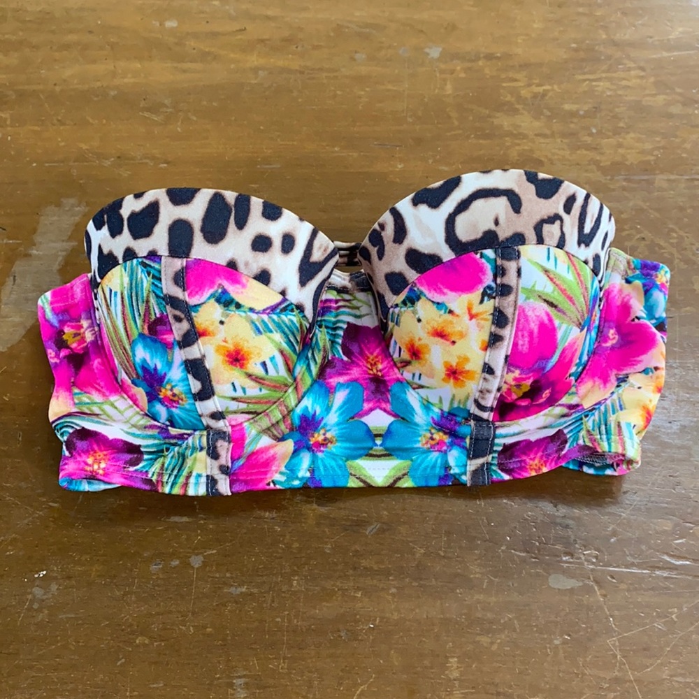 Victoria’s Secret Bikini Top Structured 34A